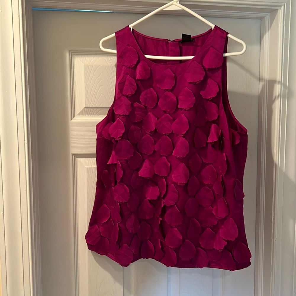 Ann Taylor, Super fun sleeveless blouse size 16